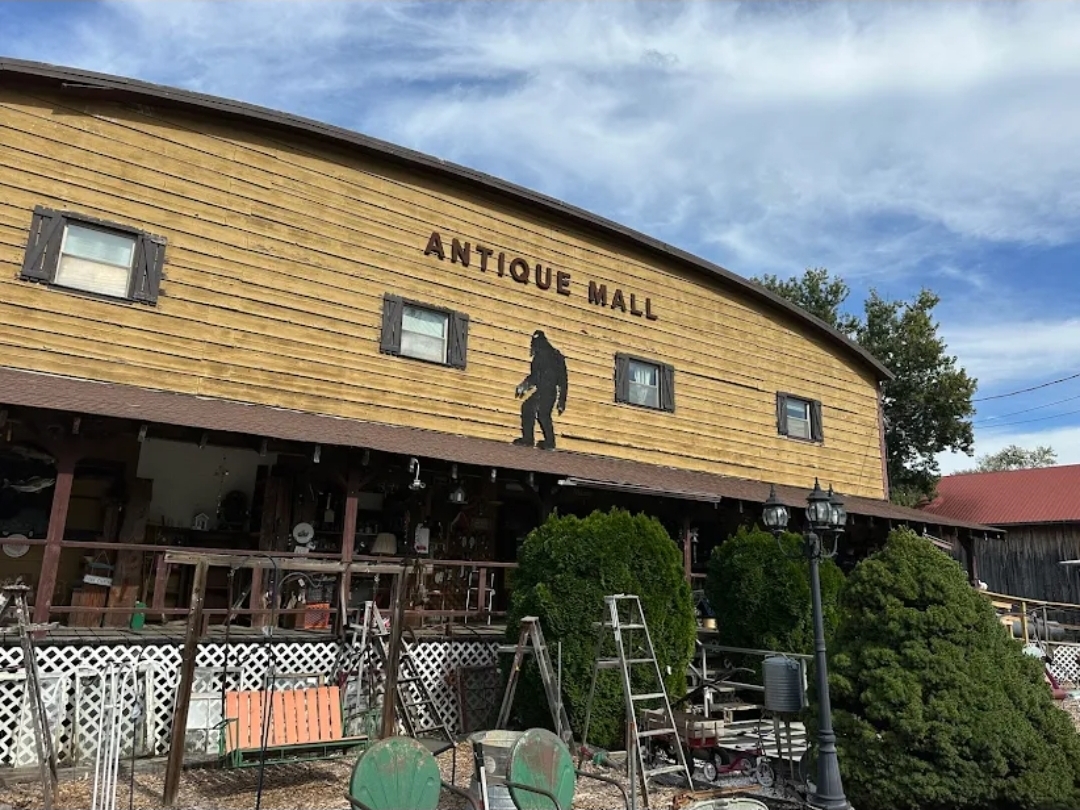 Cooks Antiques & Collectibles storefront